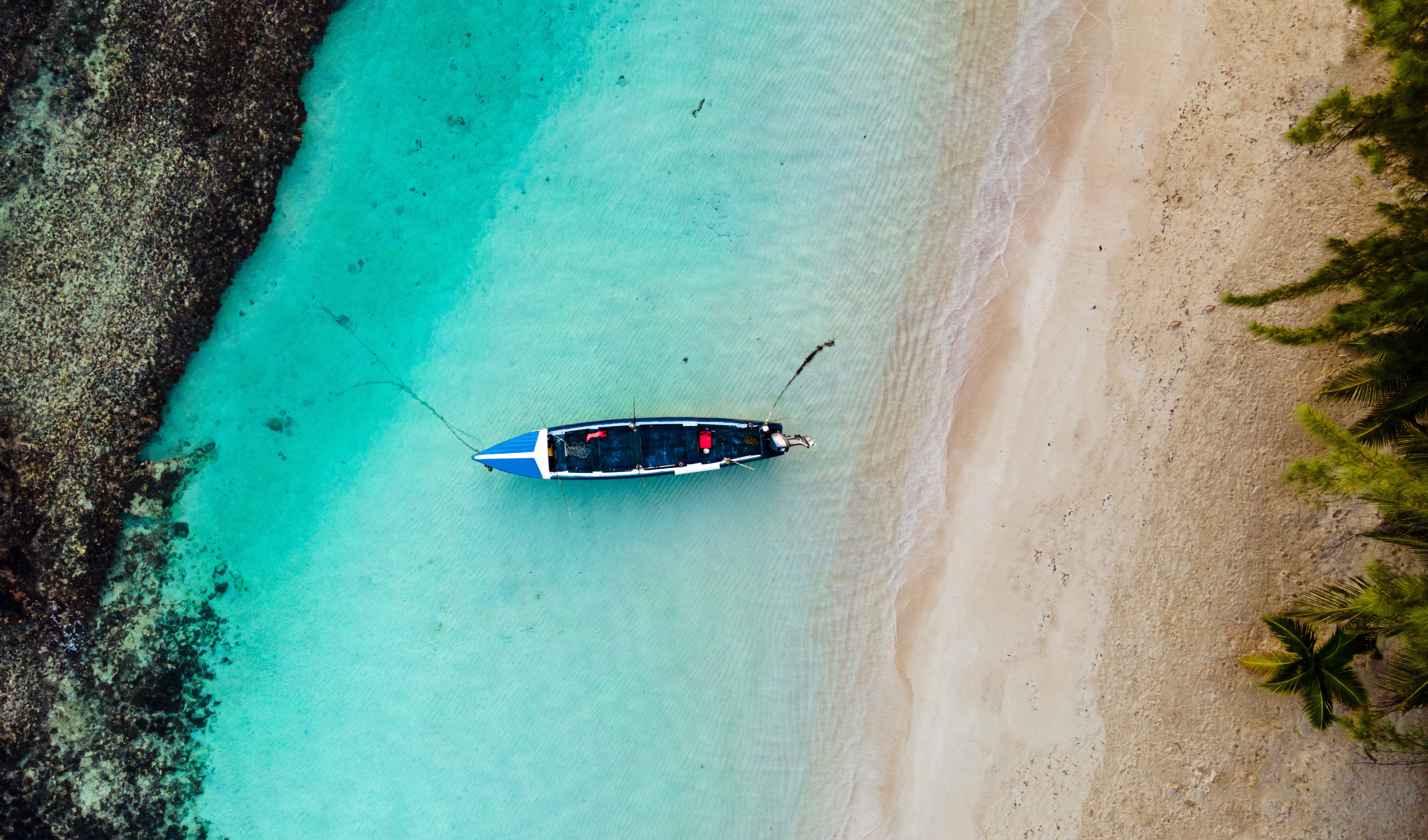 top view photo of boat on body of water